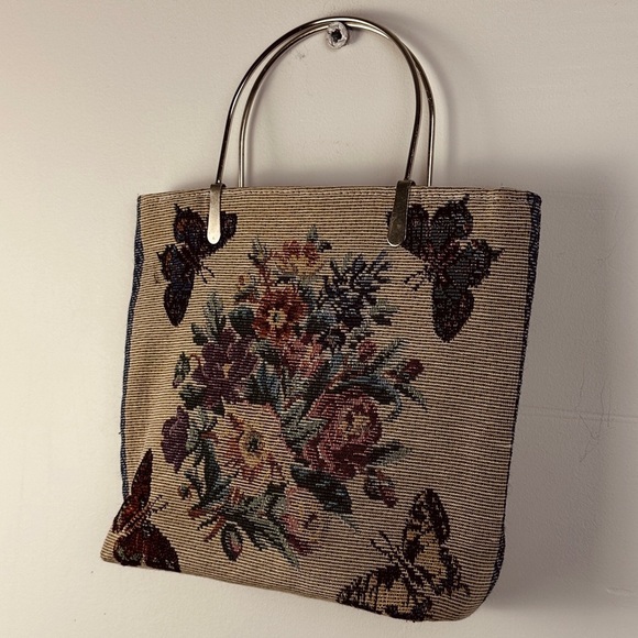 Tapestry handbag with metal handles - flowers and butterflies theme - Picture 7 of 7